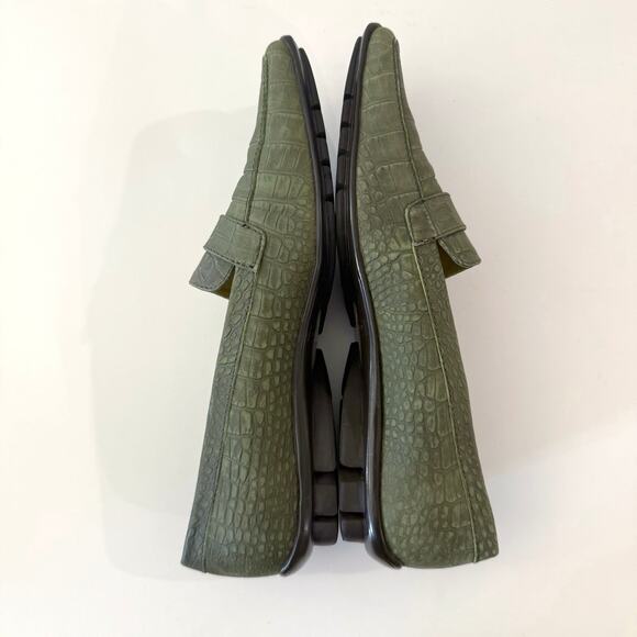 Rangoni Green Leather Croc Loafer Size 9.5 Driving Shoes Brass Buckle Italy